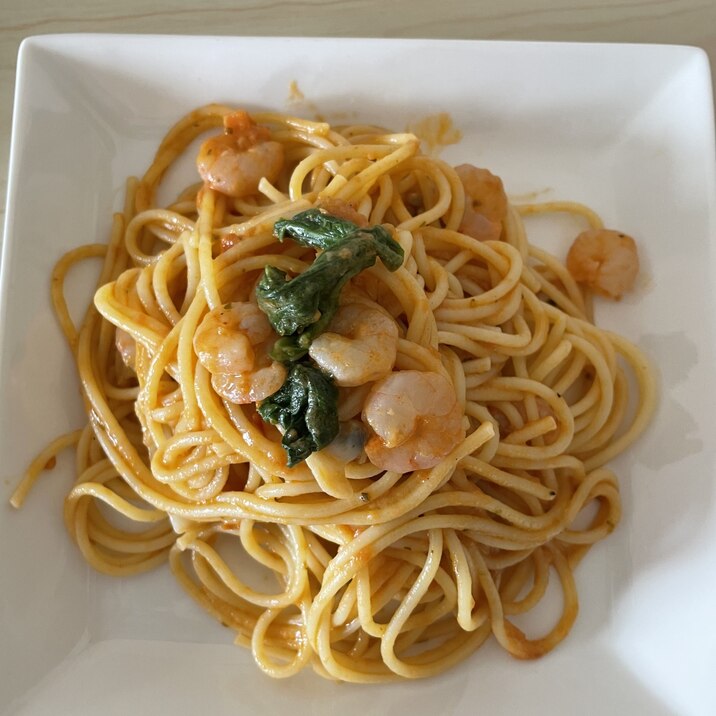 きとぴろとえびのトマトパスタ